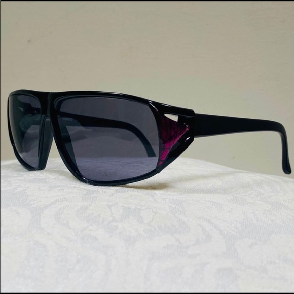Vintage 90's Black & Pink Wrap-Around Sunglasses | Perfect Condition - Picture 3 of 9